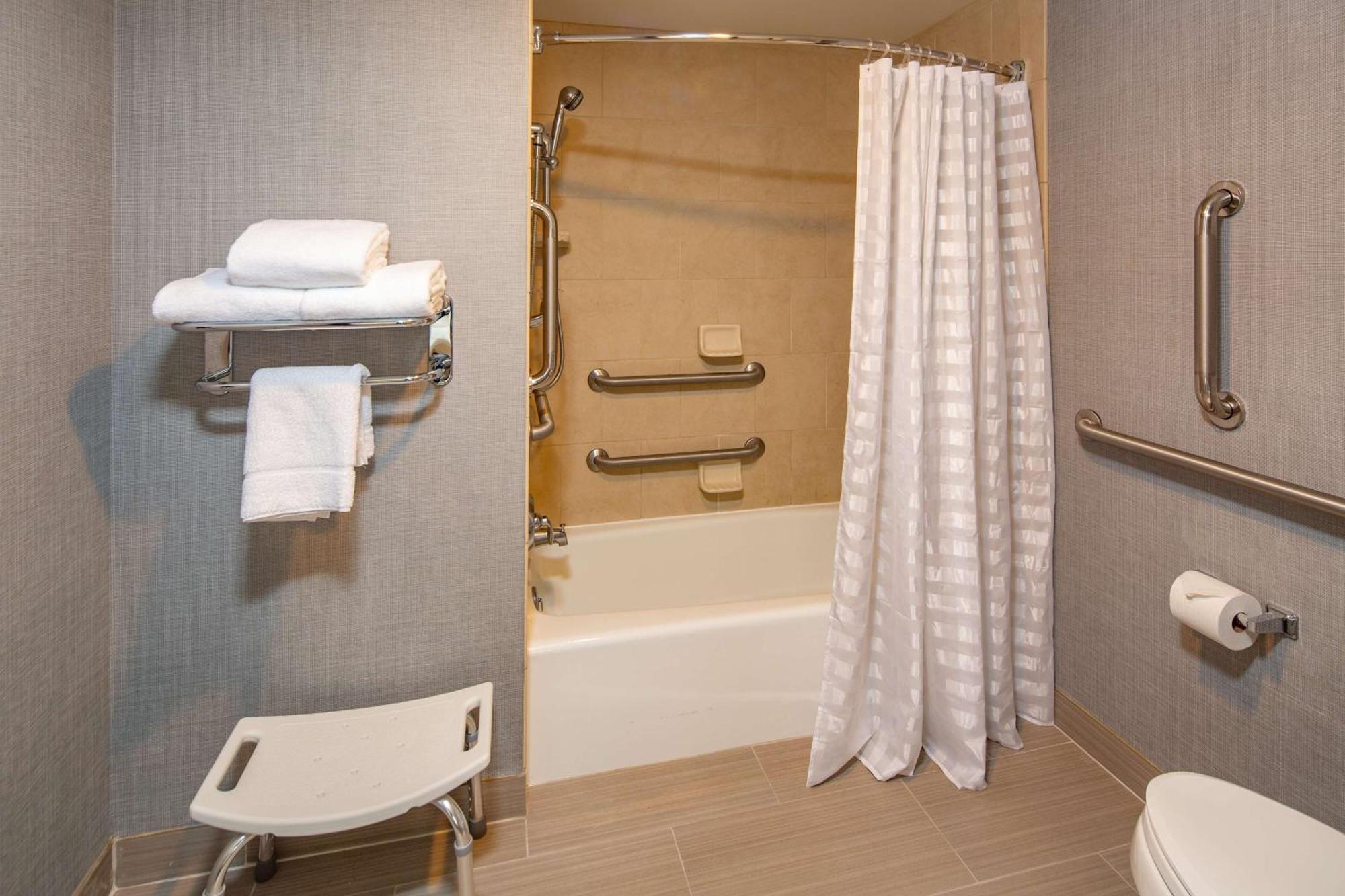 Hyatt Place Madison/downtown 3*